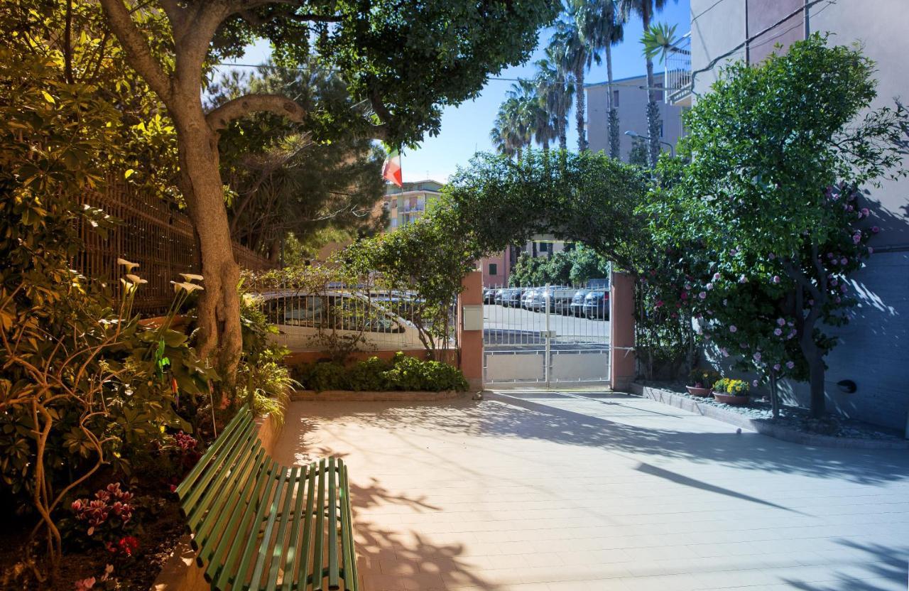 Hotel Della Piazzetta วาราซเซ ภายนอก รูปภาพ